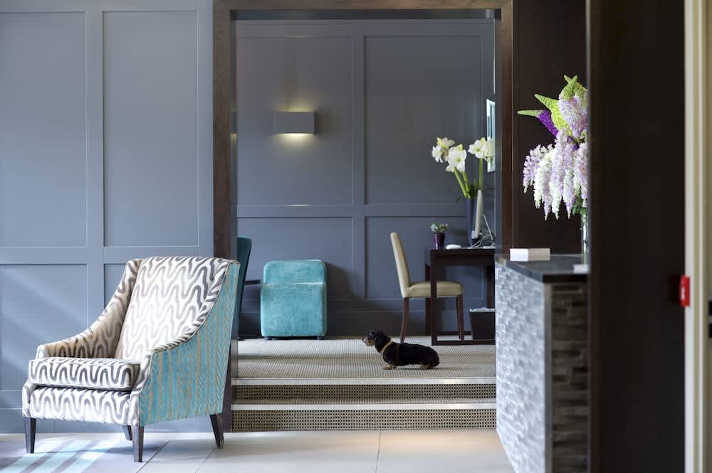 The Lodge Hotel - Putney 2