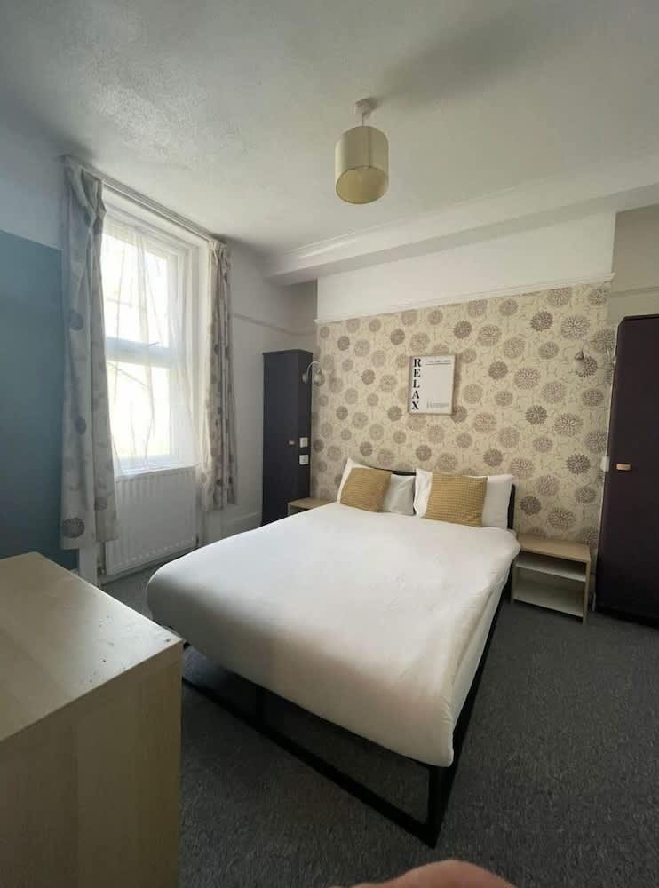 The Kirkdale Hotel 2