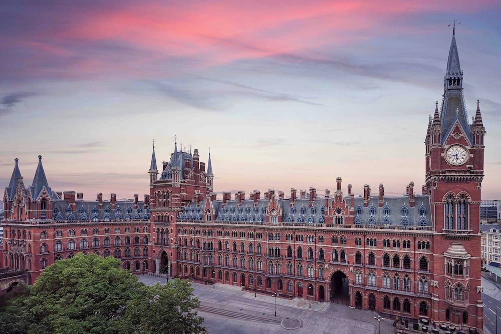 St Pancras London, Autograph Collection 1