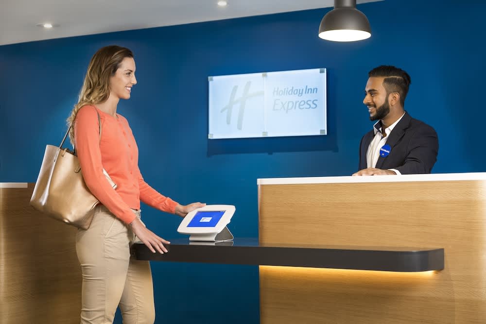 Holiday Inn Express LONDON - PARK ROYAL by IHG 2