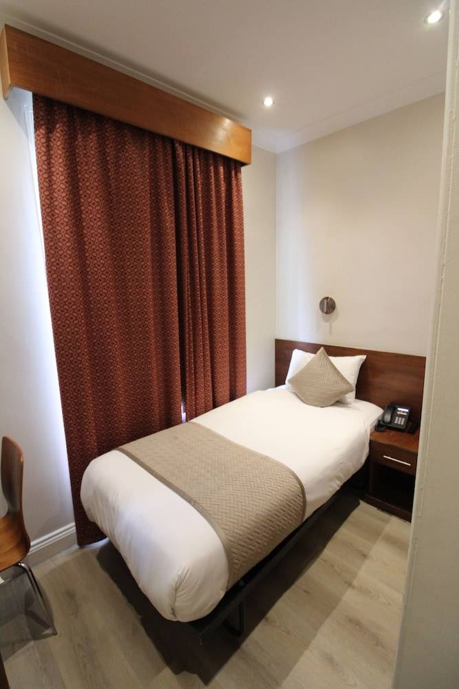 Wedgewood Hotel 1