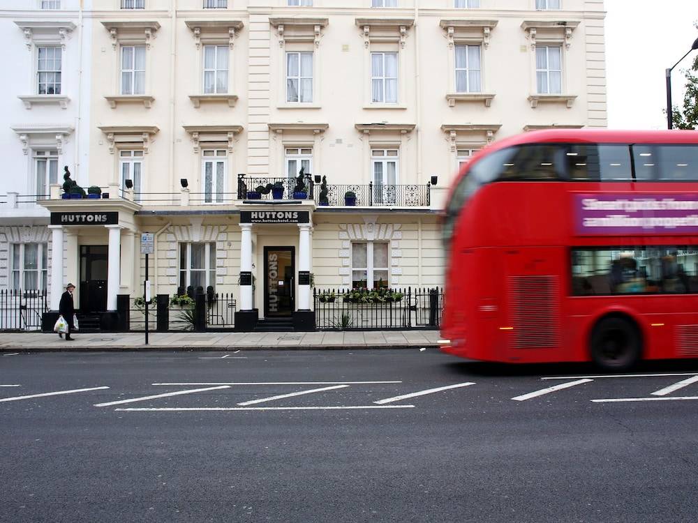 Huttons Hotel, Victoria London 1