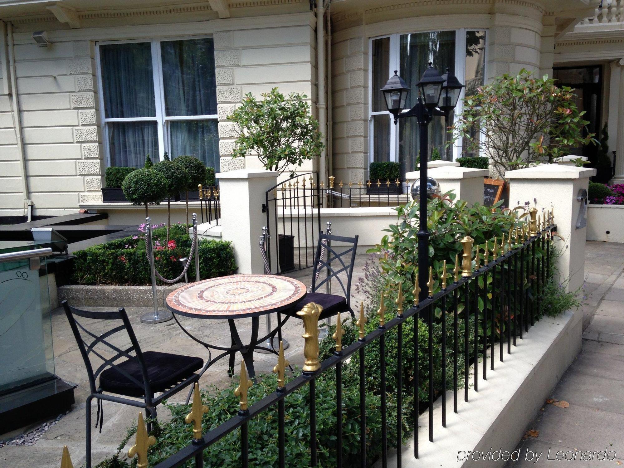 The Colonnade 2