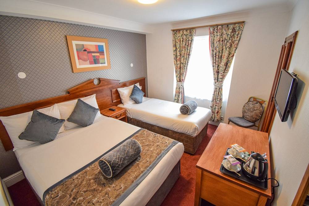 Pembridge Palace Hotel 1