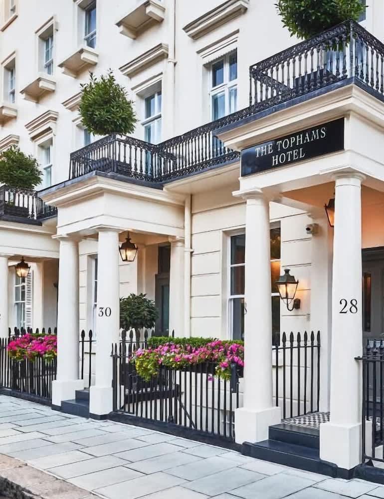 The Tophams Hotel 1