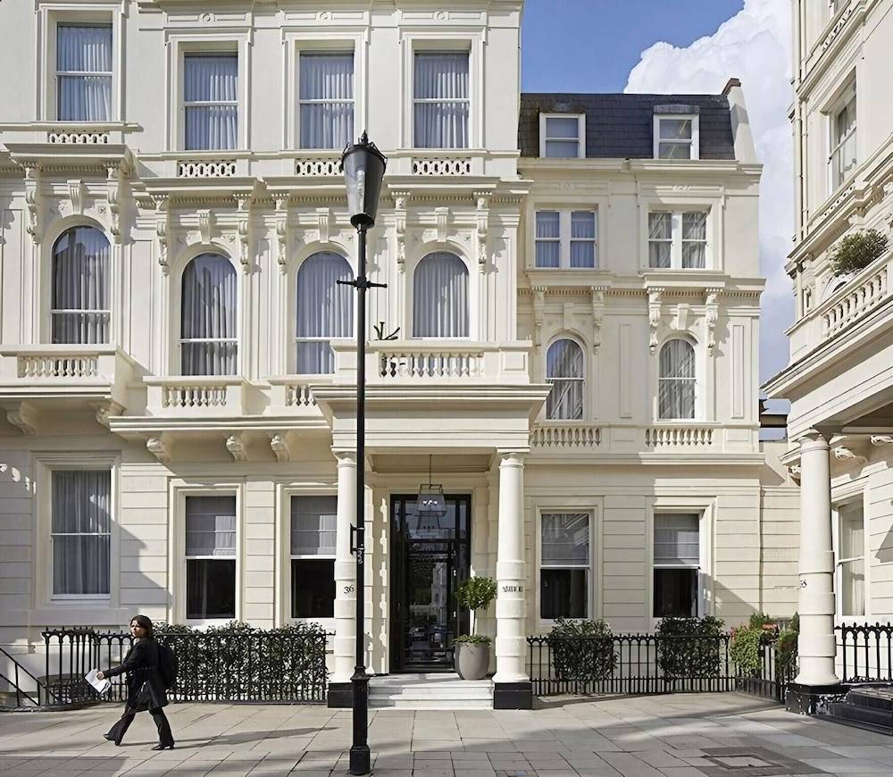 The Lancaster Hotel 1