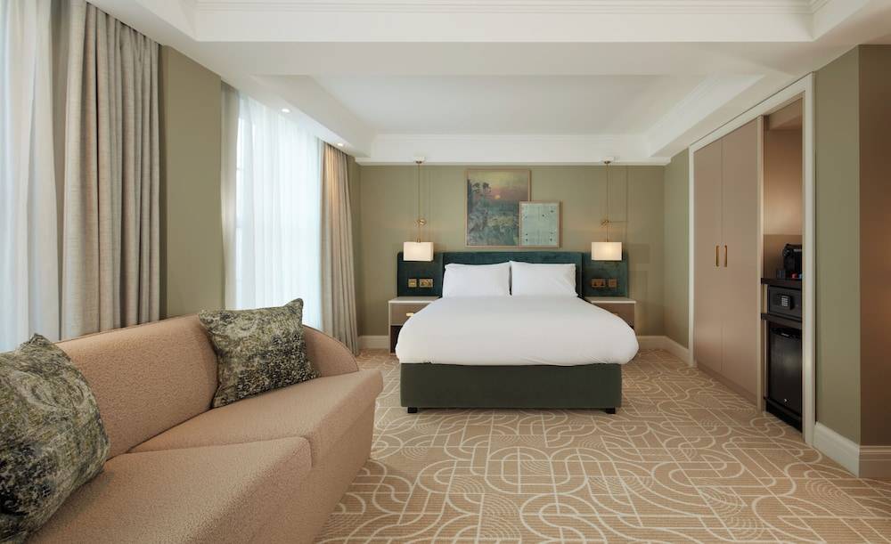 The Lensbury Resort 1