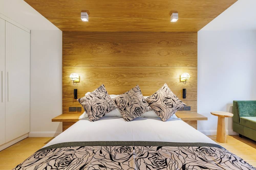 Rosemay Boutique Hotel Near Heathrow Airport 1