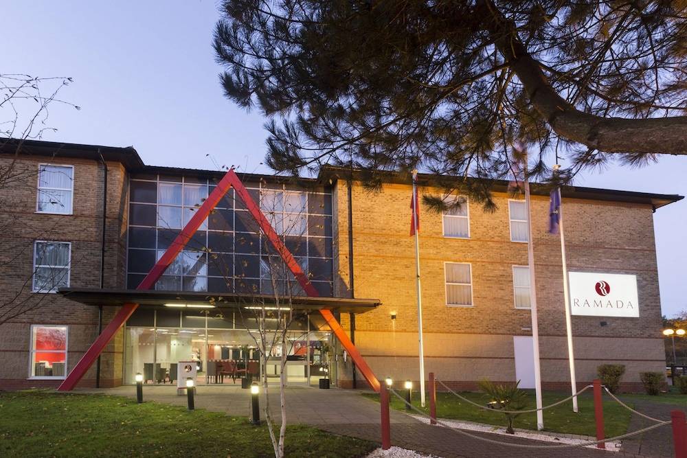 Ramada by Wyndham London Stansted Airport 1