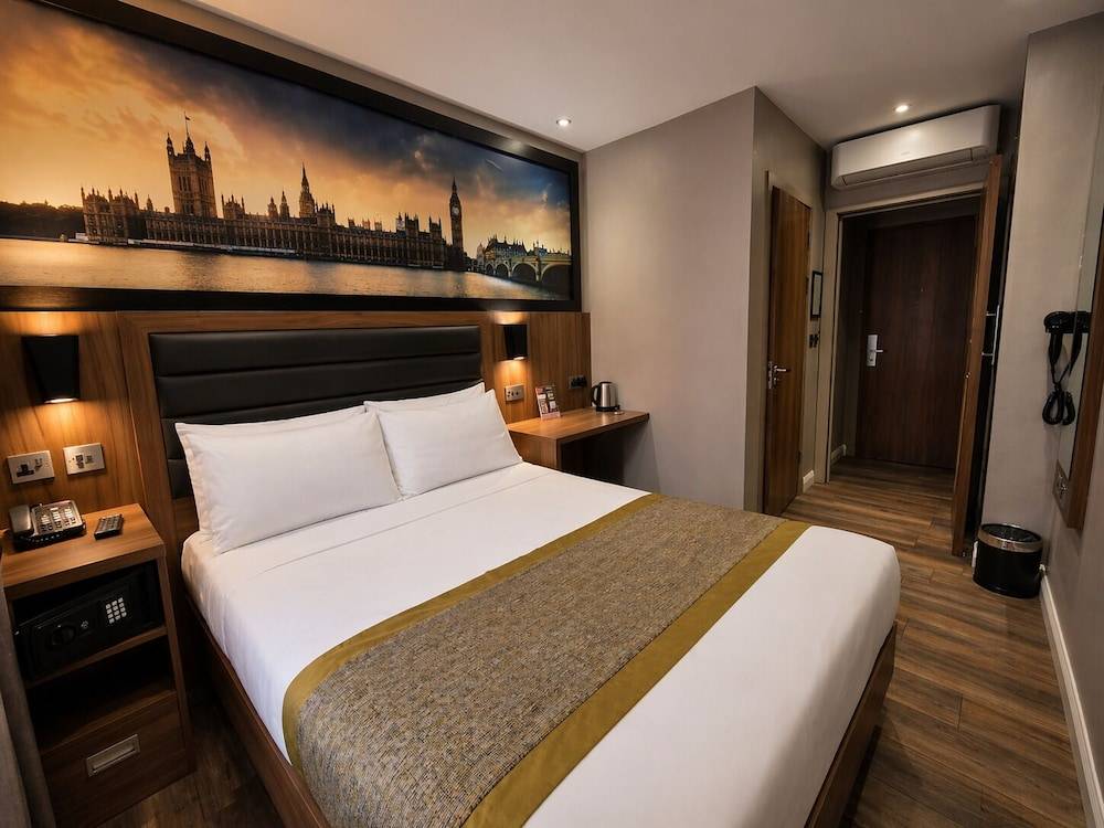 London Court Hotel 1