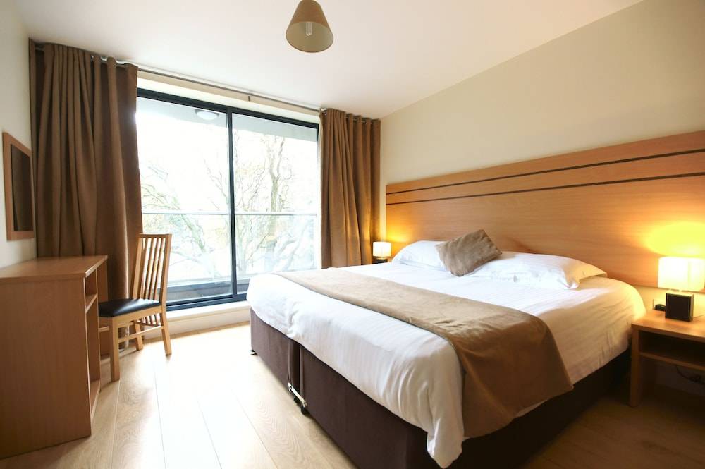Lodge Drive Serviced Apartments 2