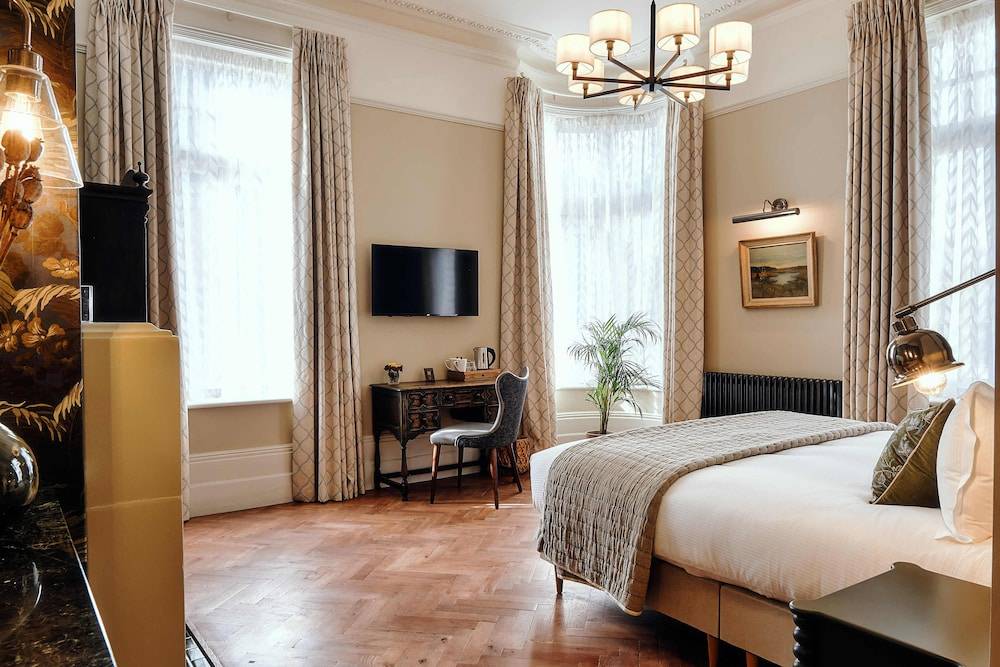 The Black Lion Pub & Boutique Guesthouse 1
