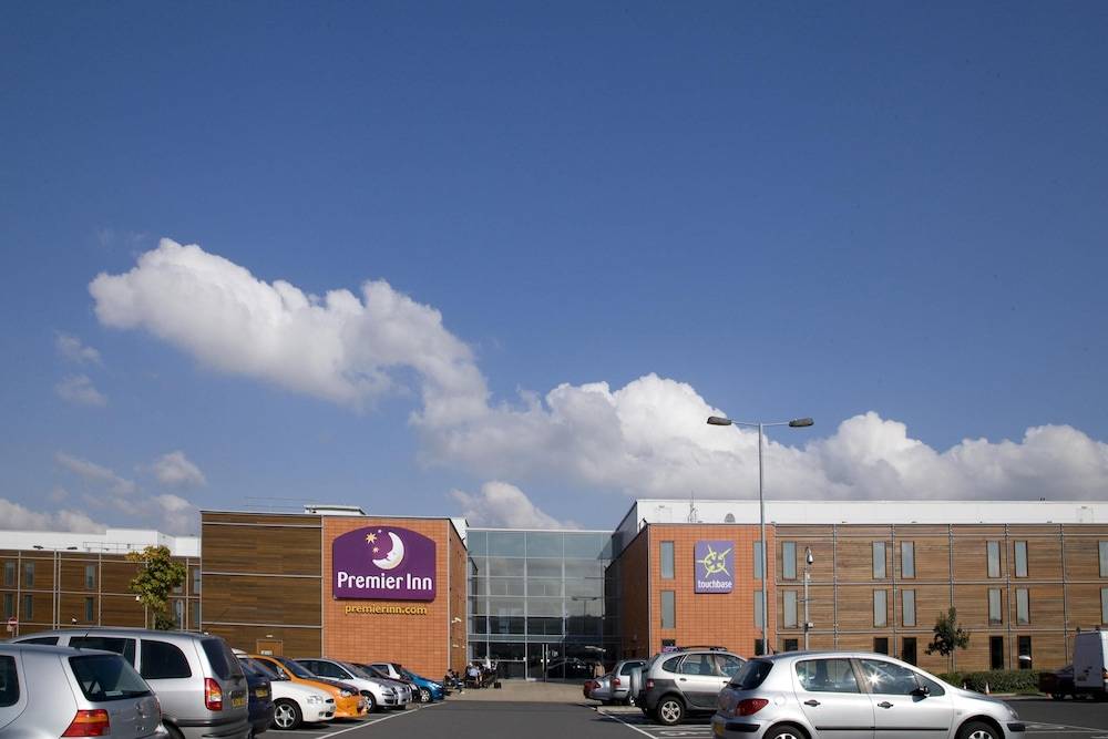 Premier Inn London Heathrow Airport T2 & T3 - Bath Road 1