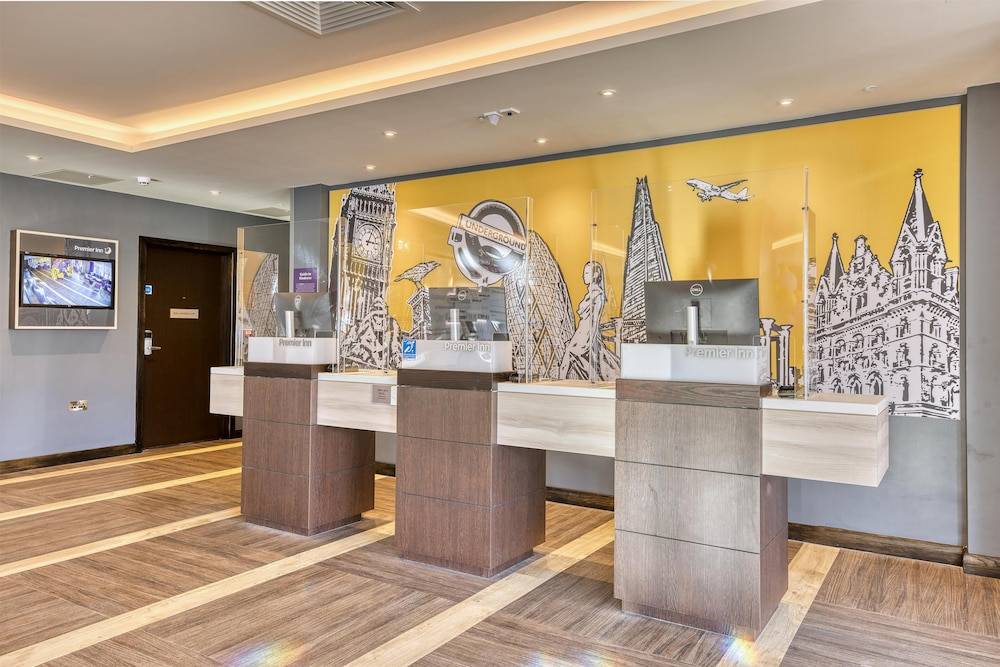 Premier Inn London Canary Wharf - Westferry 2