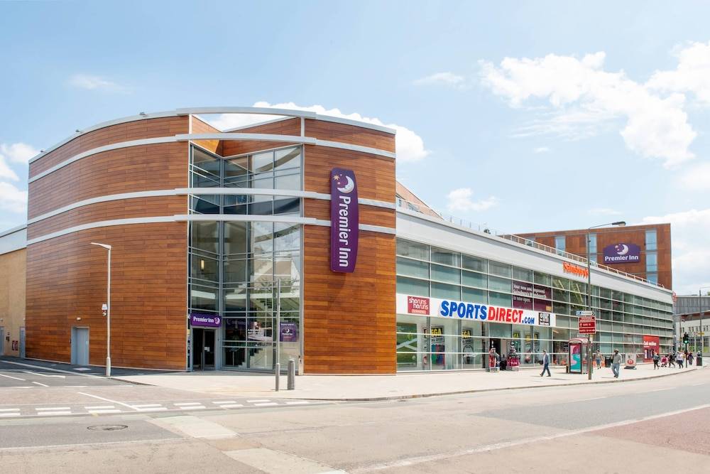 Premier Inn London Wandsworth 1