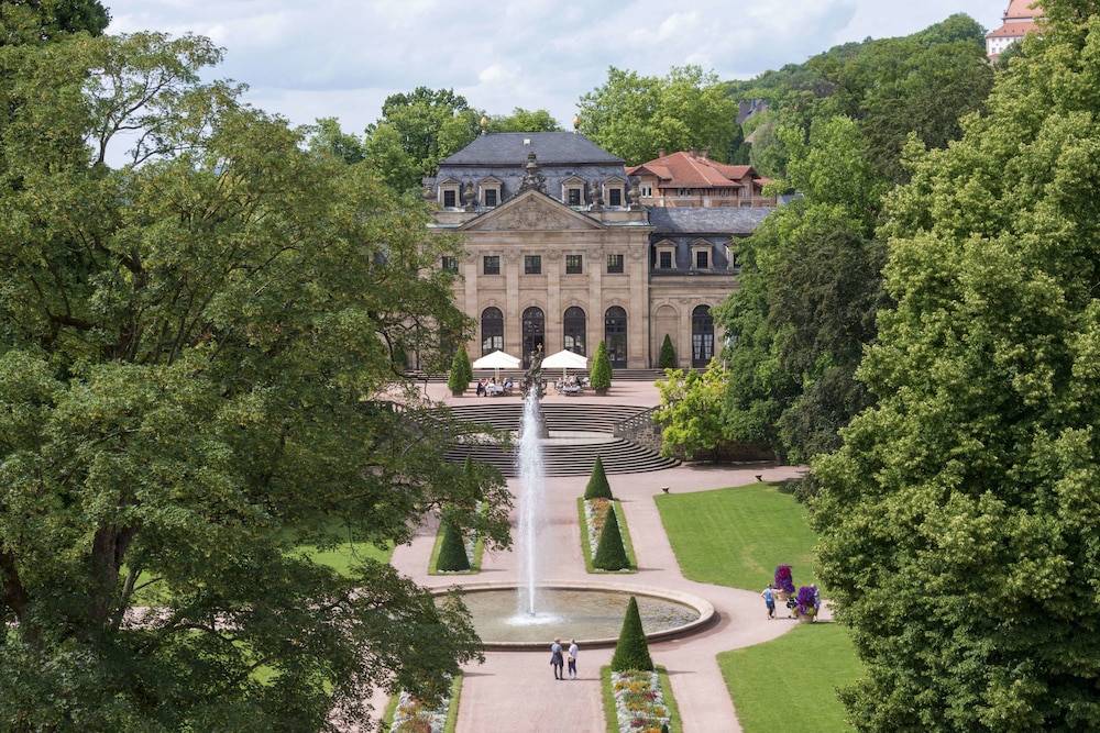 Maritim Hotel Am Schlossgarten 1