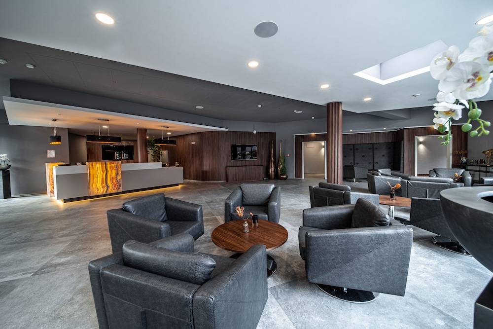 EE Hotel 1
