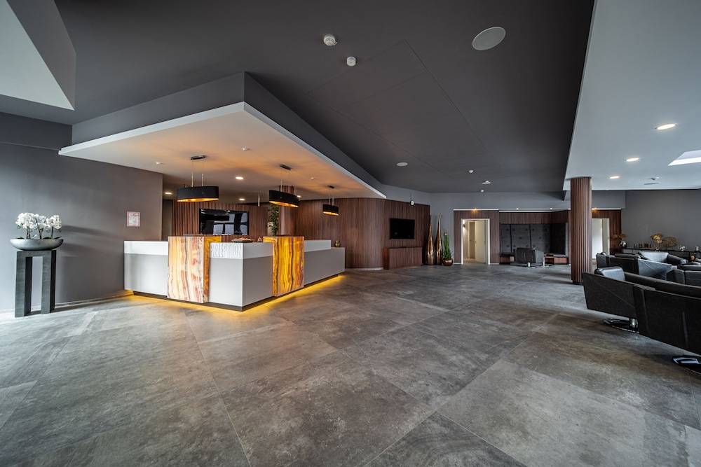 EE Hotel 2