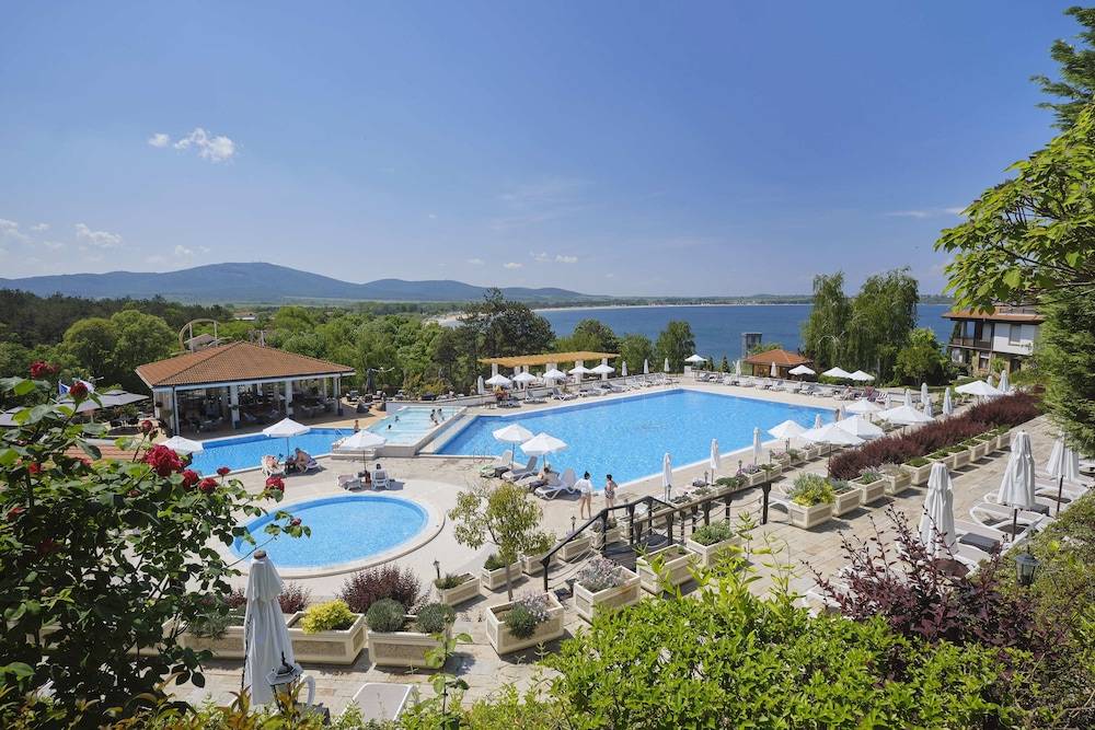 Garden Apartments in Santa Marina village 1
