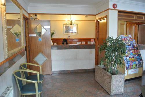 Carlton Hotel annexe 1