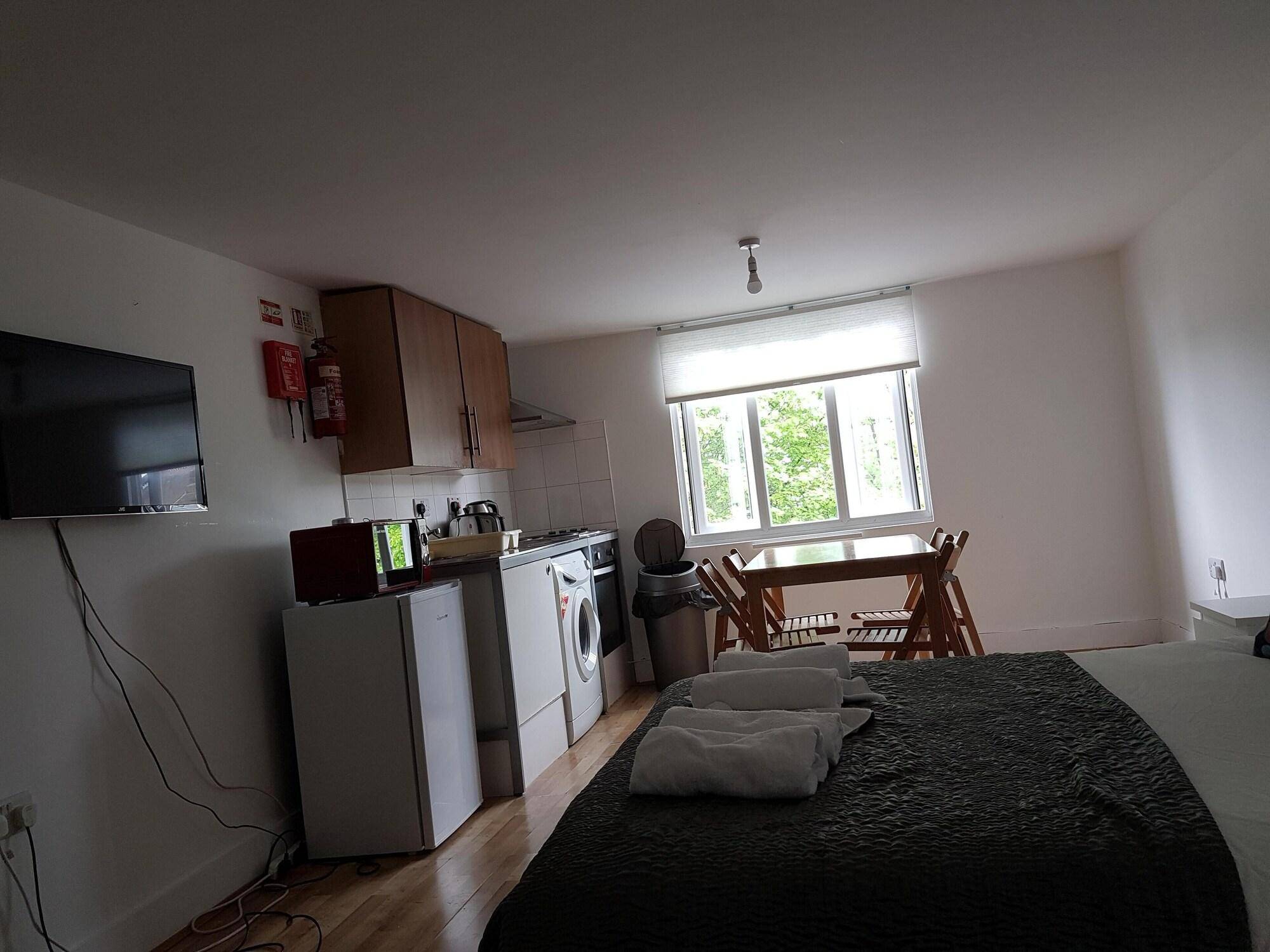 London Queens Apartments 2