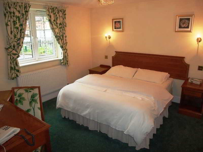 Harefield Manor Hotel 2
