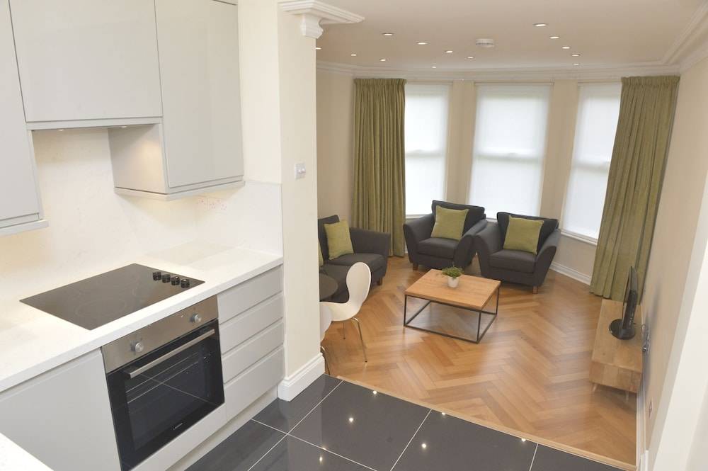 Glenlyn Apartments 1