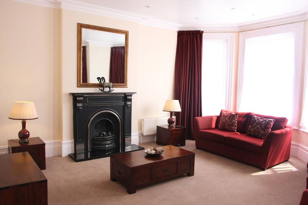 Glenlyn Apartments 2