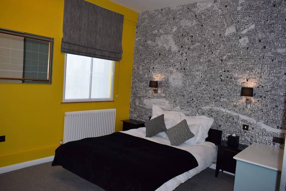 The Fitzrovia Belle Hotel 2