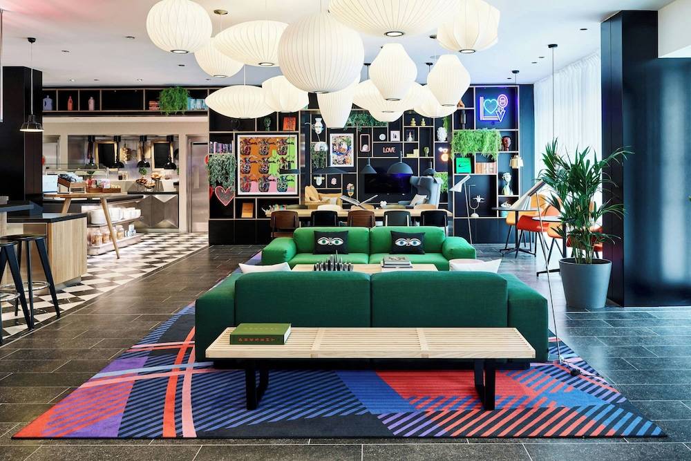 citizenM London Victoria Station 1