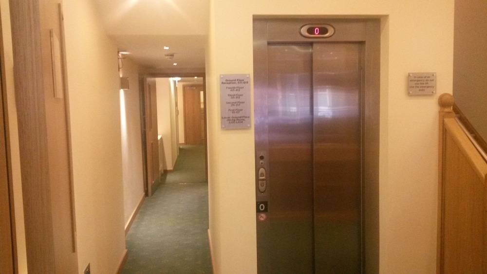 Regency Hotel Parkside 2
