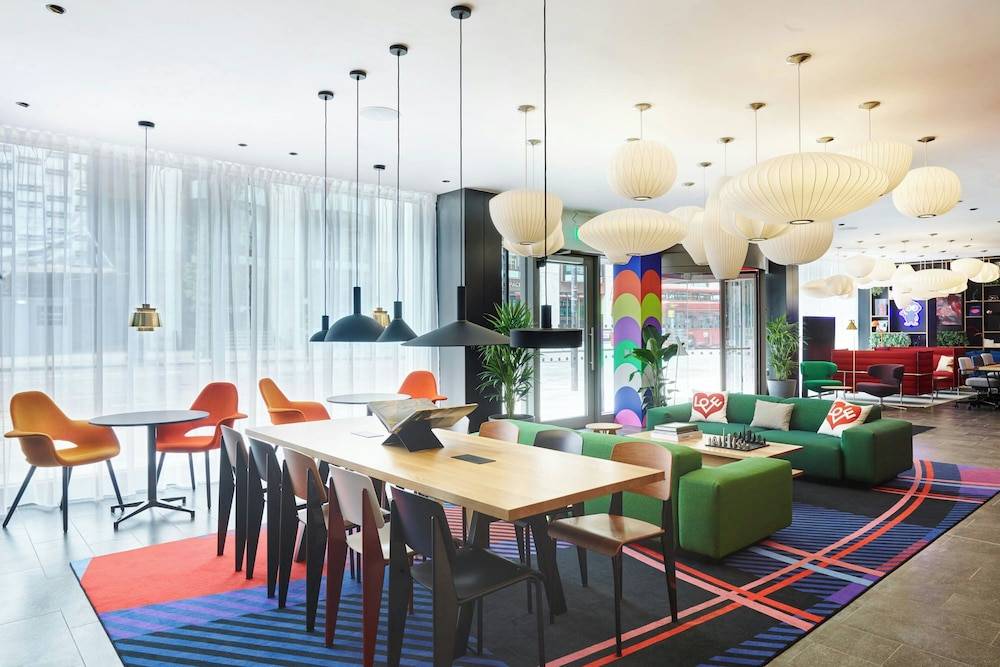 citizenM London Victoria Station 2