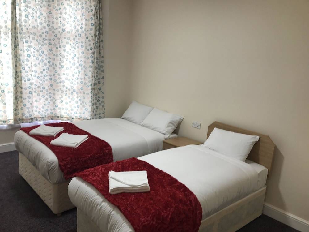 Woodlands Lodge Ilford 1