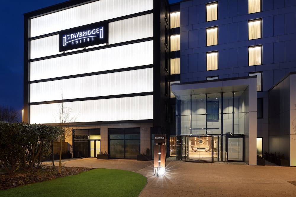 Staybridge Suites LONDON - HEATHROW BATH ROAD by IHG 1