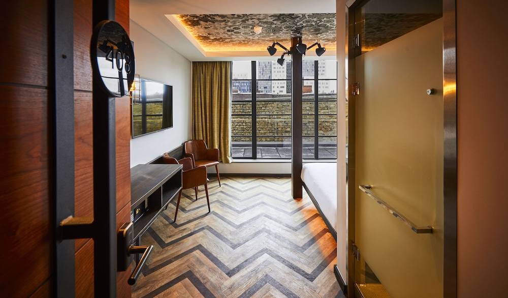 New Road Hotel 2