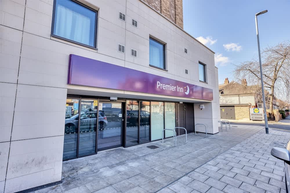 Premier Inn London Tooting 1