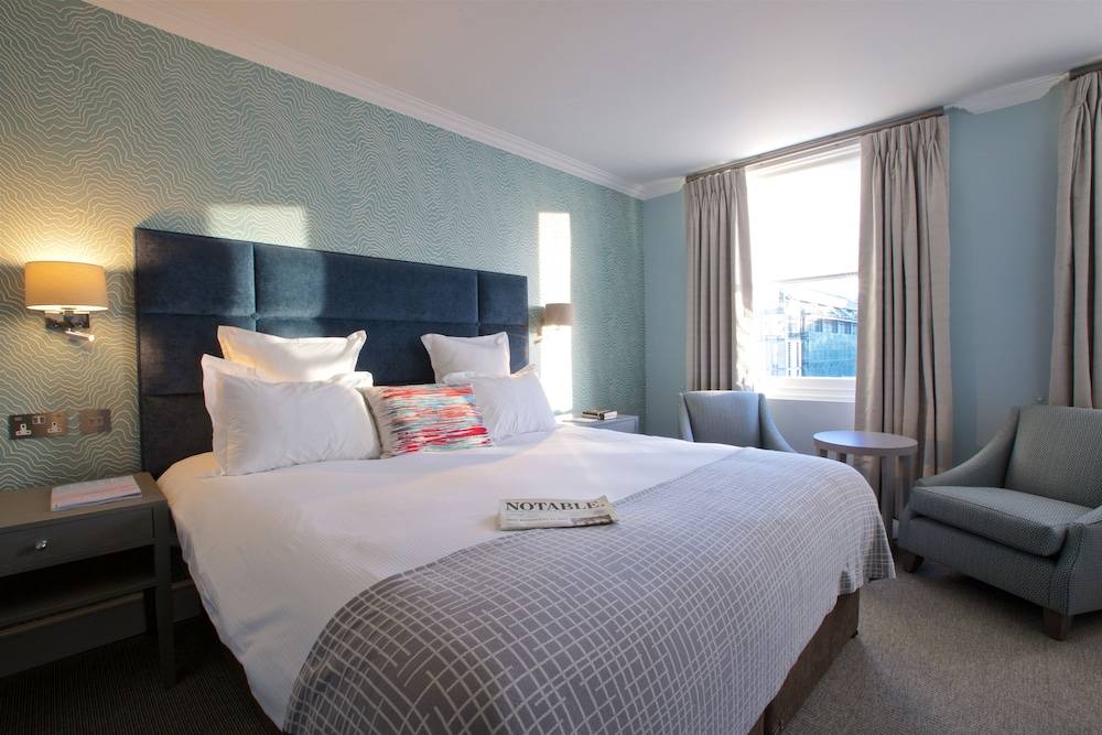 54 Queen's Gate Hotel 1