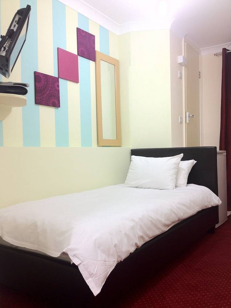 City View Hotel Roman Road Market 1
