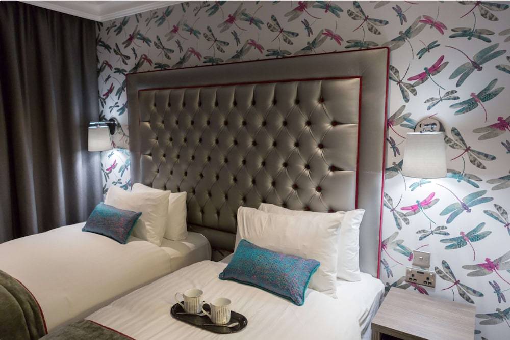 The Beverley Hotel London - Victoria 1