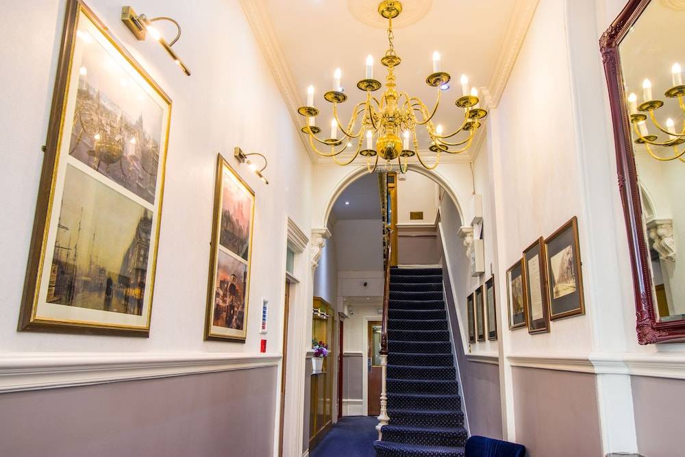 London Town Hotel 2