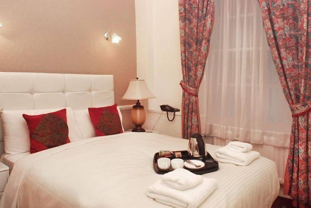 Classic Hyde Park Hotel 1
