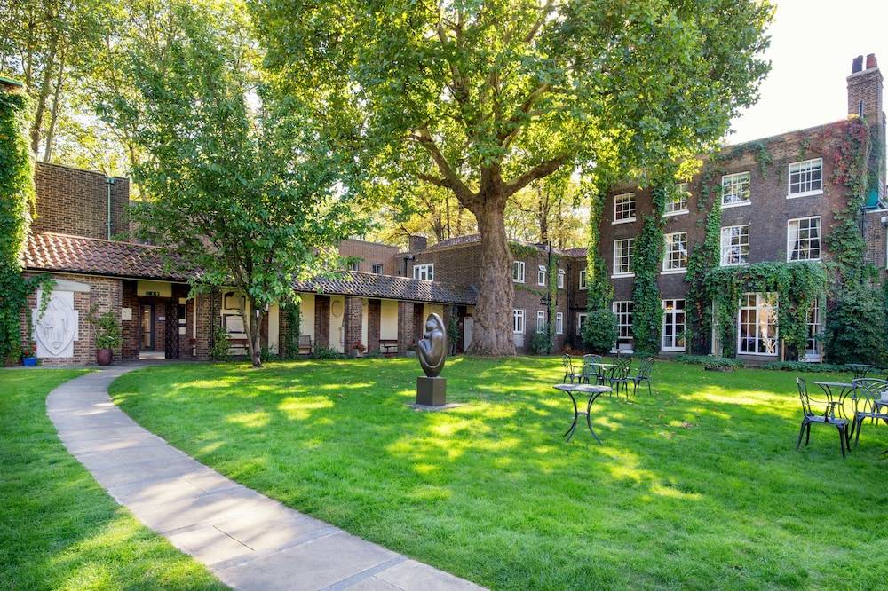 The Royal Foundation of St Katharine 1