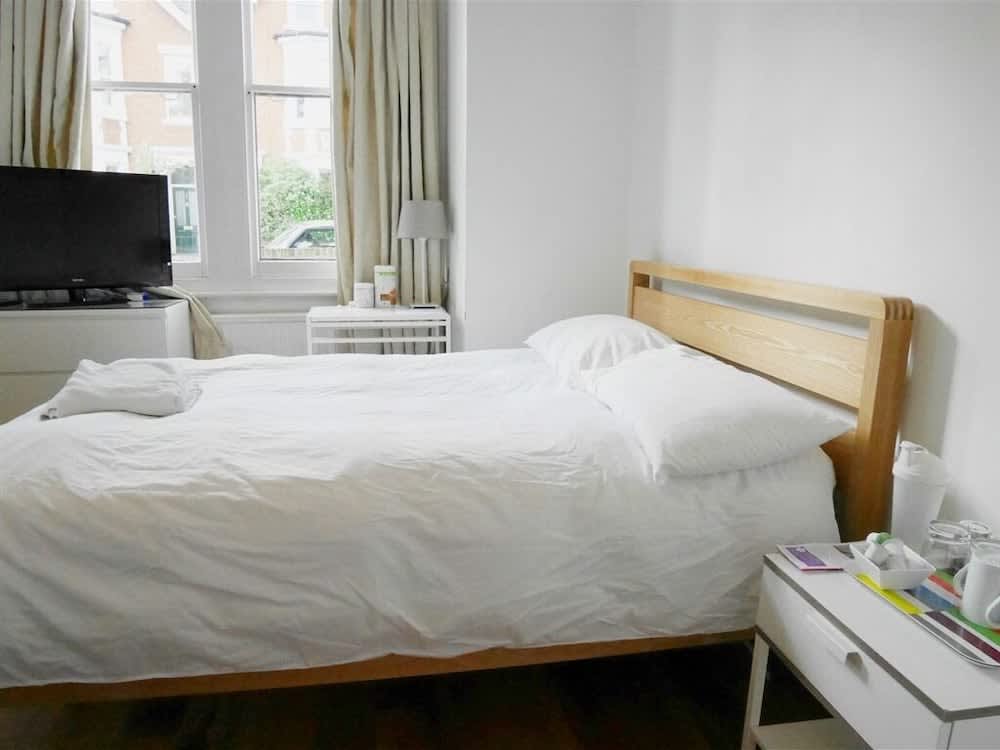 Kew Studios and Rooms 2