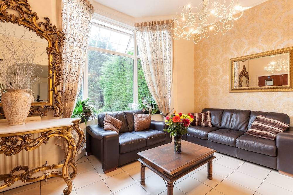 Roseview Alexandra Palace Hotel 1