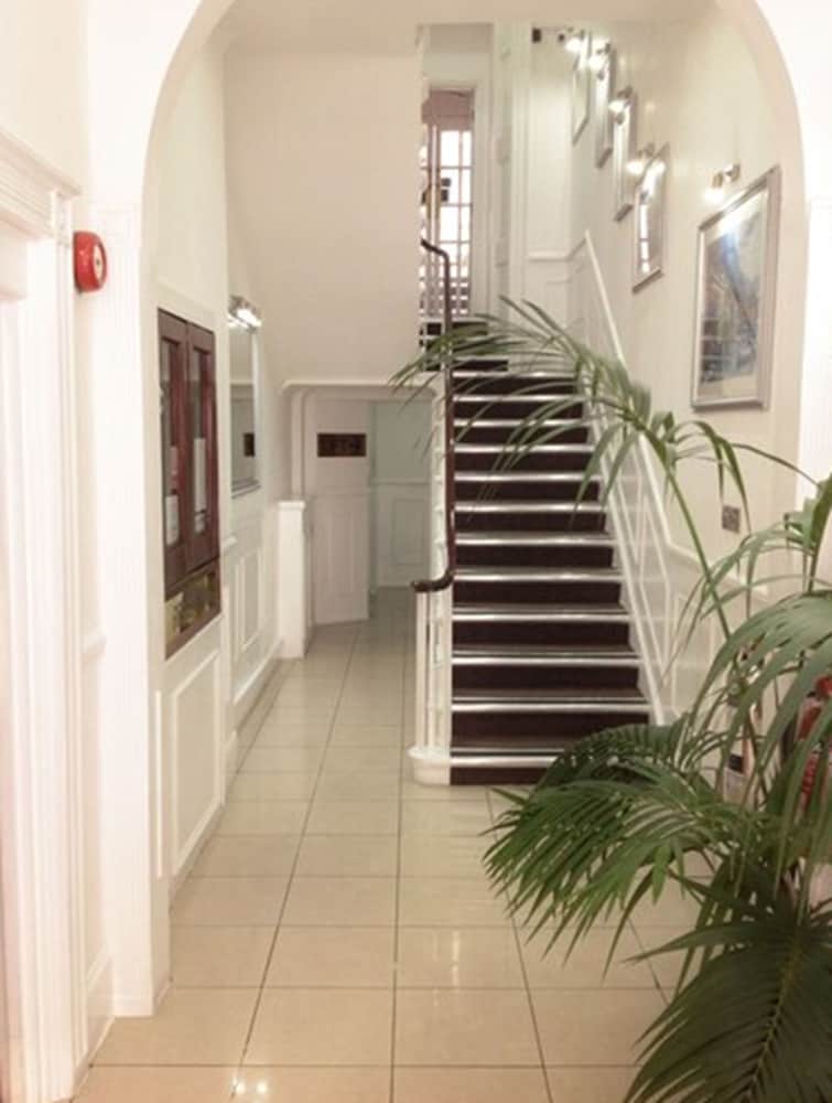 London Continental Hotel 2