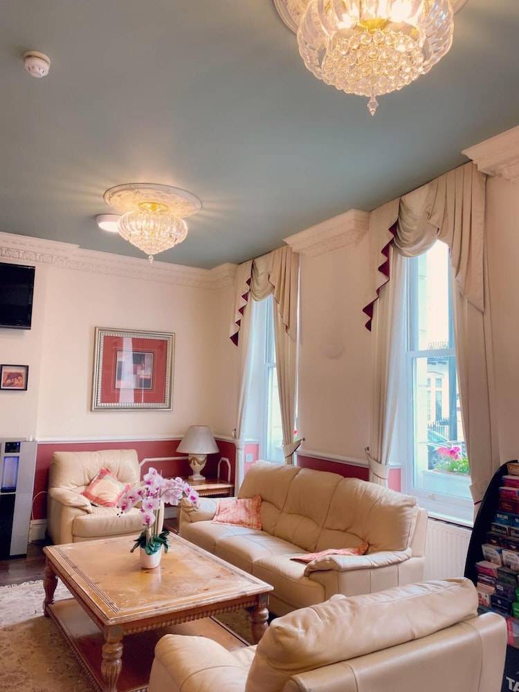 Hyde Park Radnor Hotel B&B 2