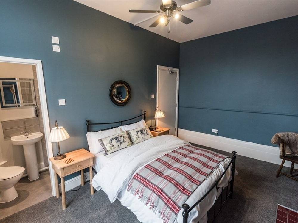Summerfield Pub & Boutique Rooms 2