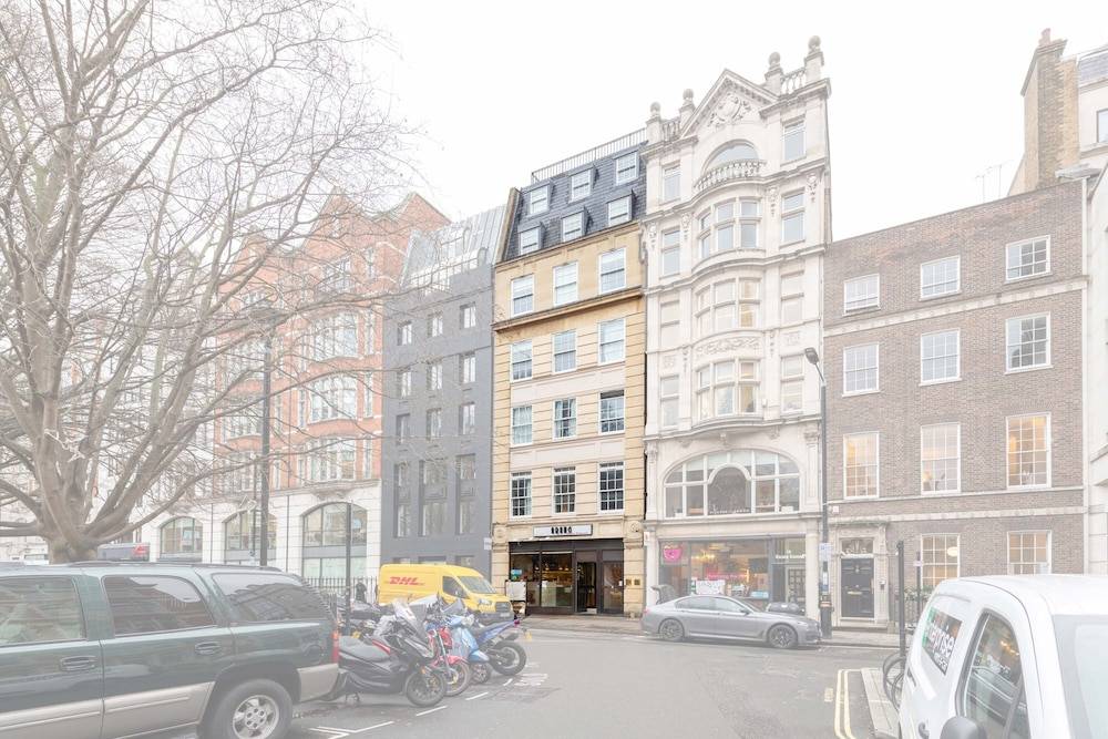 Golden Square Soho 1