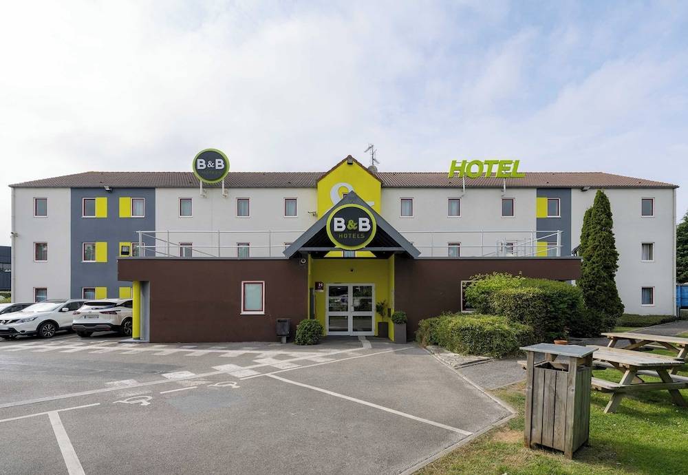 B&B HOTEL Calais Centre St Pierre 1
