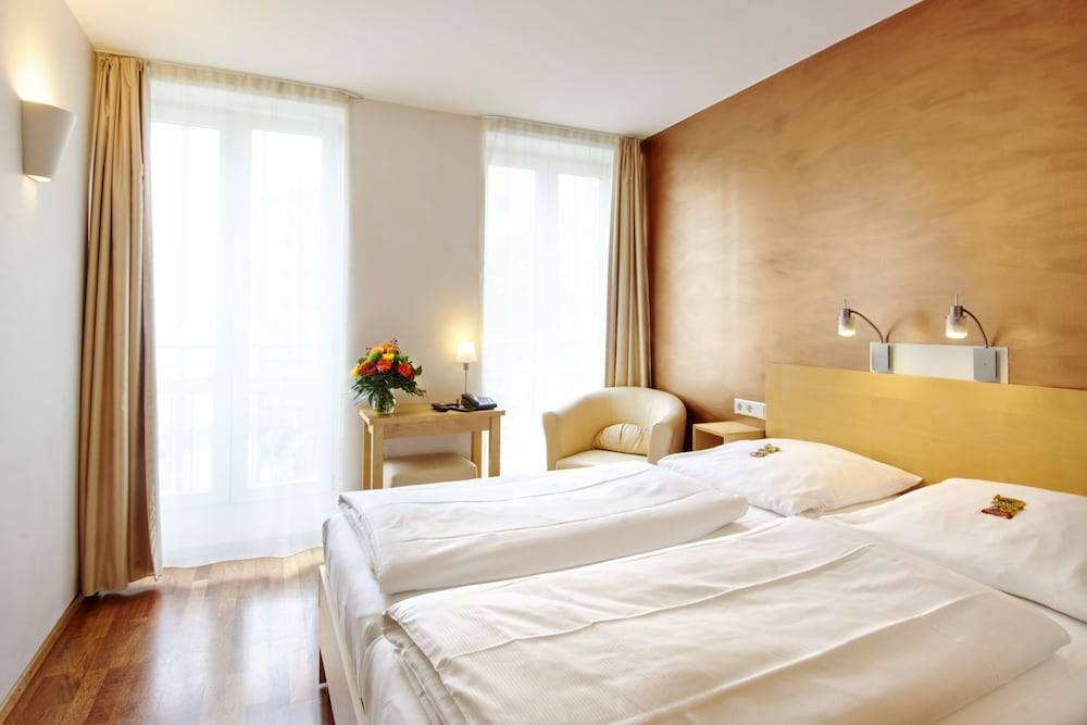 Town Hotel Wiesbaden City Centre 1